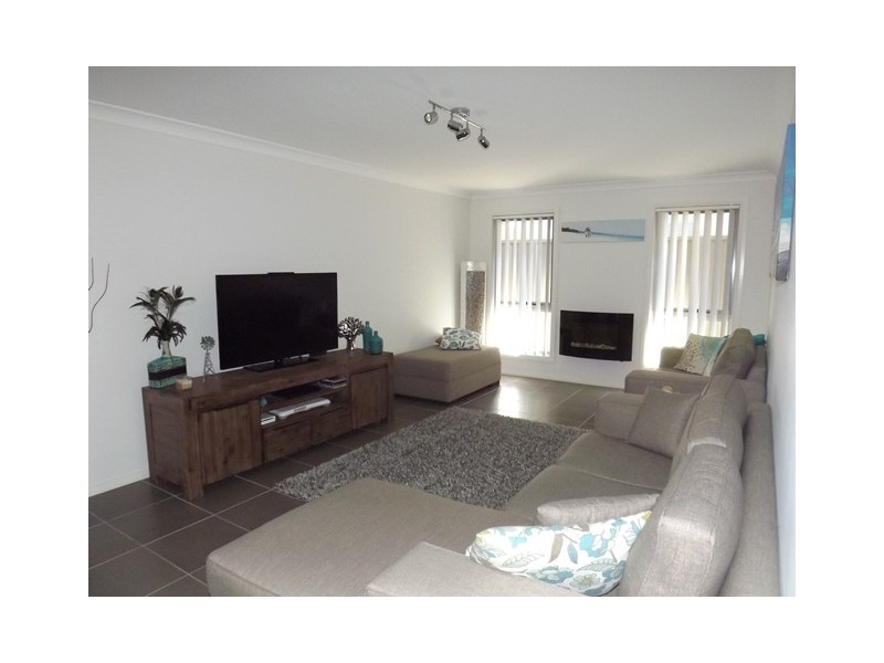 4 Dinghy Street, Vincentia NSW 2540