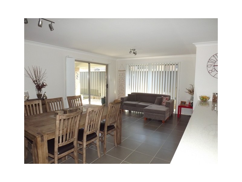 4 Dinghy Street, Vincentia NSW 2540