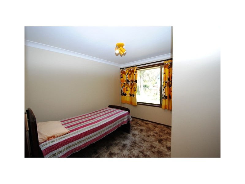 24 Cocos Palm Drive, Bomaderry NSW 2541