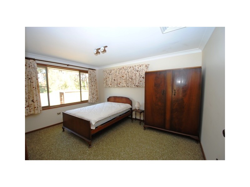 24 Cocos Palm Drive, Bomaderry NSW 2541