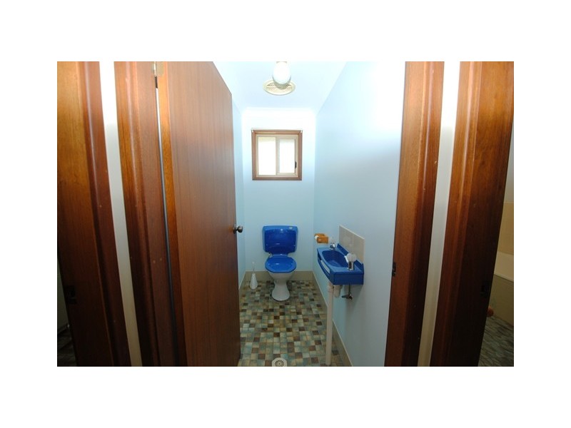 24 Cocos Palm Drive, Bomaderry NSW 2541