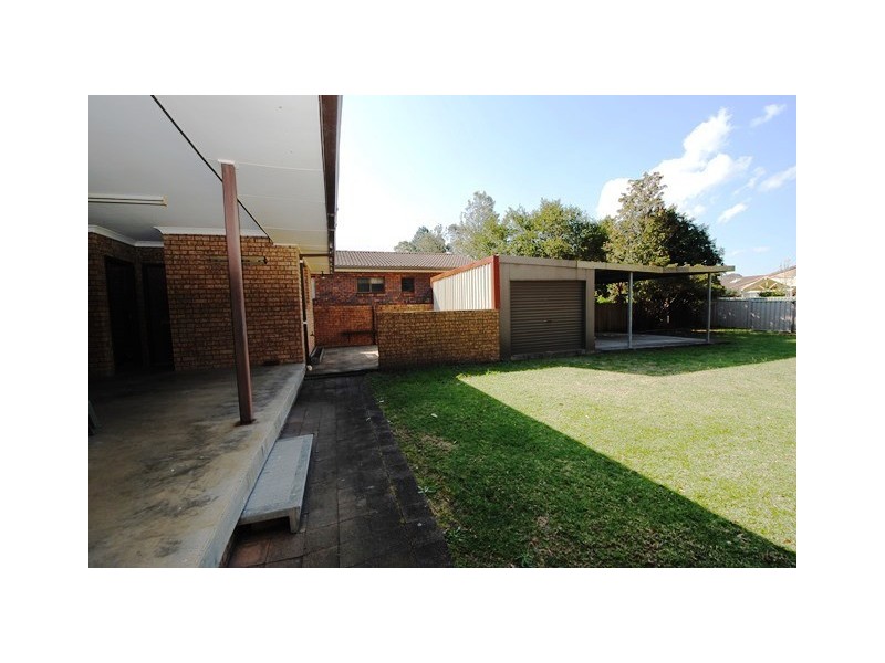 24 Cocos Palm Drive, Bomaderry NSW 2541