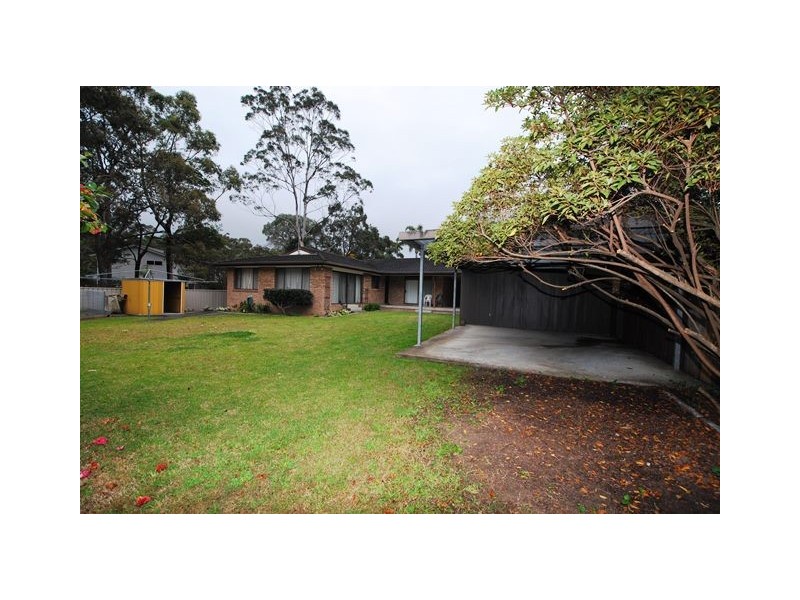 24 Cocos Palm Drive, Bomaderry NSW 2541