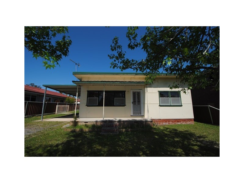 8 Edward Street, Vincentia NSW 2540