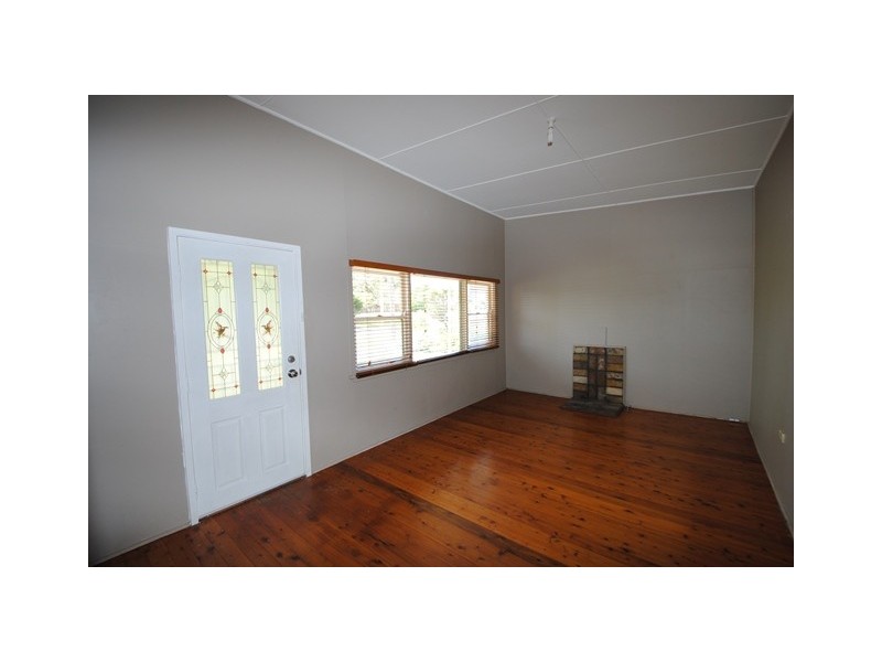 8 Edward Street, Vincentia NSW 2540