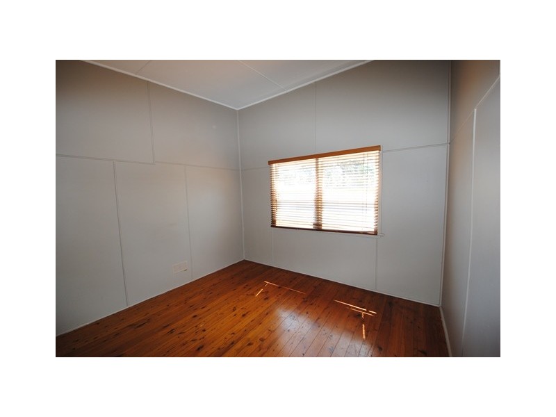 8 Edward Street, Vincentia NSW 2540