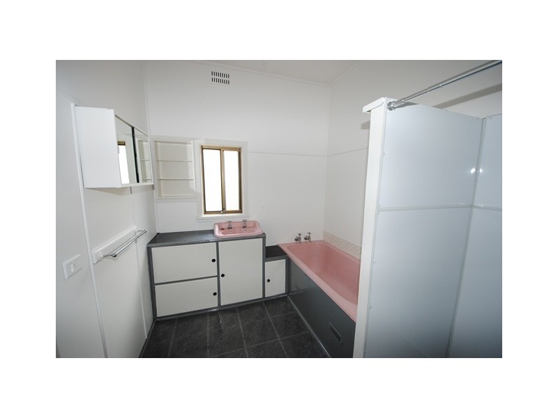 10 Albatross Road, Nowra NSW 2541