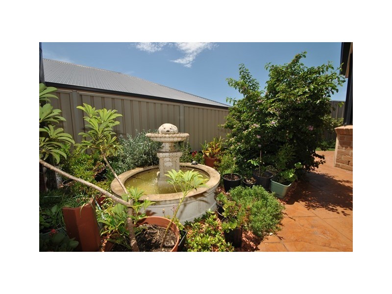 15 Carrington Park Drive, Nowra NSW 2541