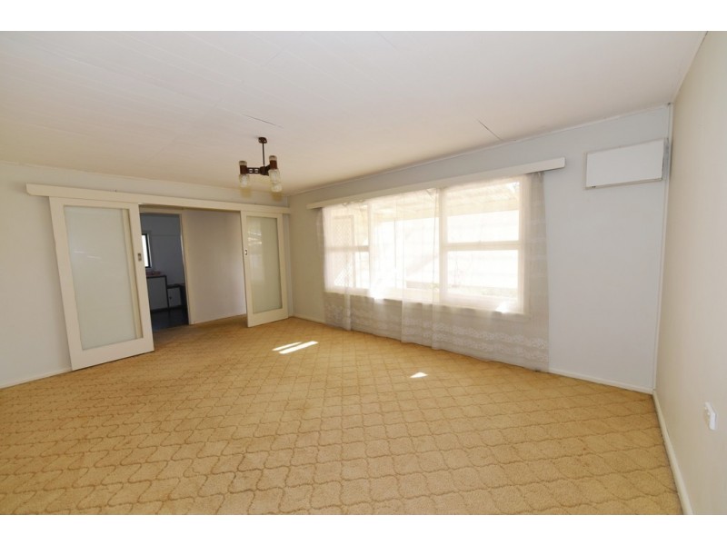 10 Albatross Road, Nowra NSW 2541