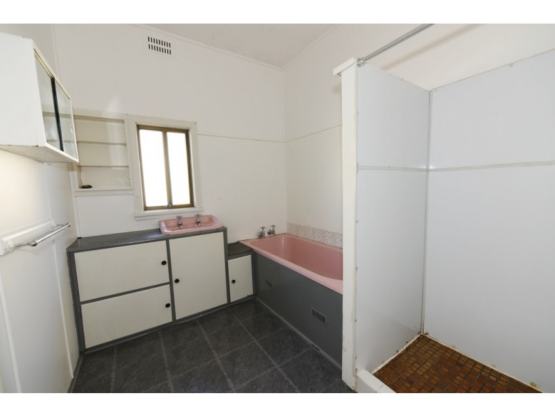 10 Albatross Road, Nowra NSW 2541