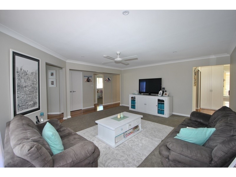1 Kurraba Place, St Georges Basin NSW 2540