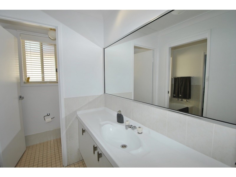 1 Kurraba Place, St Georges Basin NSW 2540