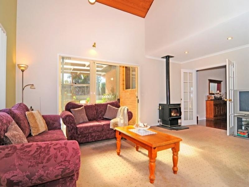 5 Basin View Parade, Basin View NSW 2540