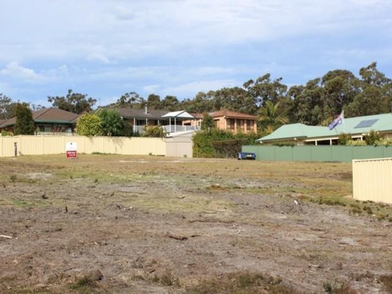 13 Wasshaven Close, Wrights Beach NSW 2540