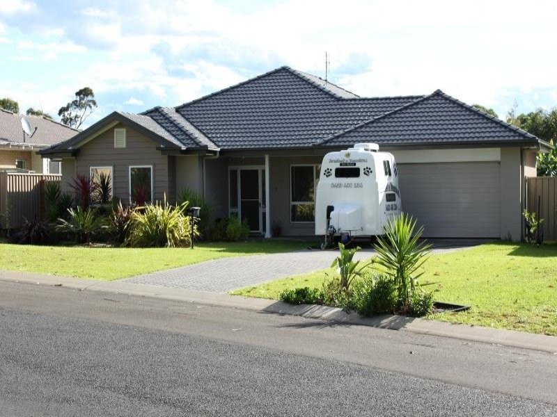 21 Murre Street, Sussex Inlet NSW 2540