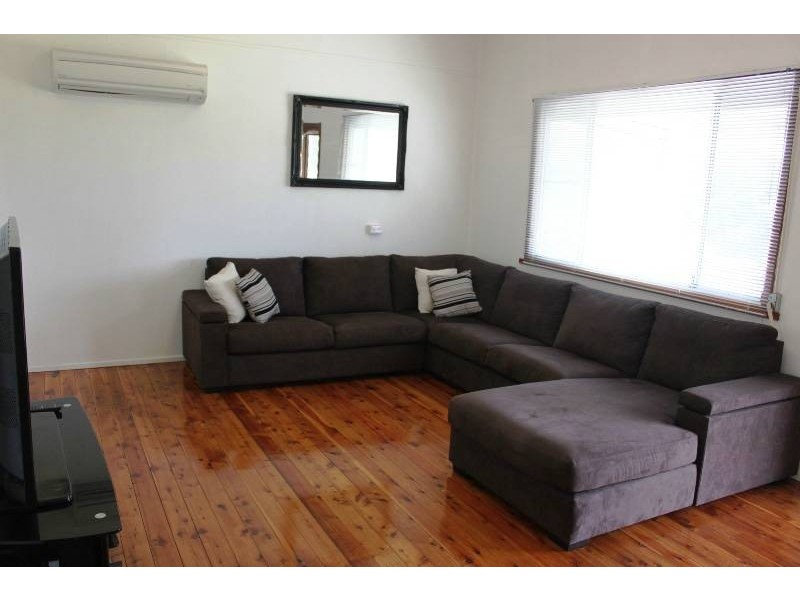 6 St Georges Road, St Georges Basin NSW 2540