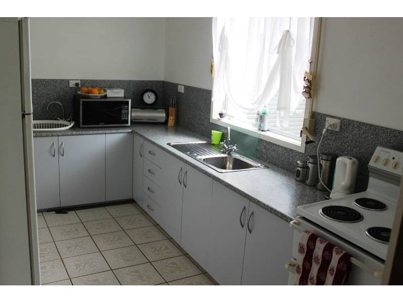 6 St Georges Road, St Georges Basin NSW 2540