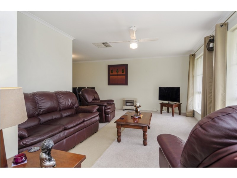 22 Equestrian Drive, Woodcroft SA 5162