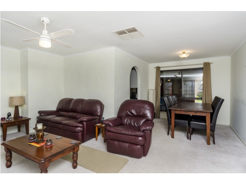 22 Equestrian Drive, Woodcroft SA 5162