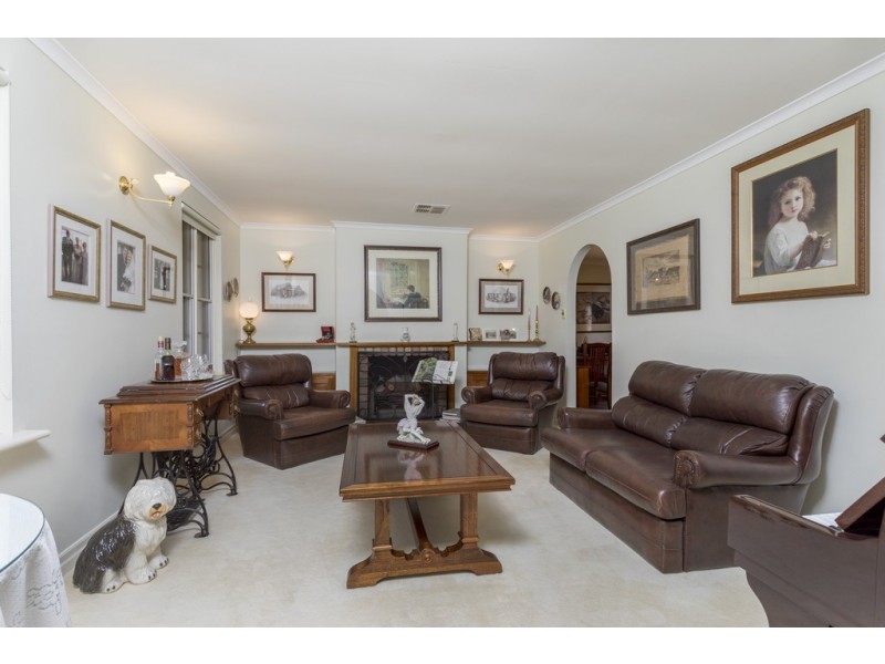 5 Rangeview Rise, Aberfoyle Park SA 5159