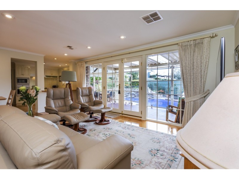 5 Rangeview Rise, Aberfoyle Park SA 5159