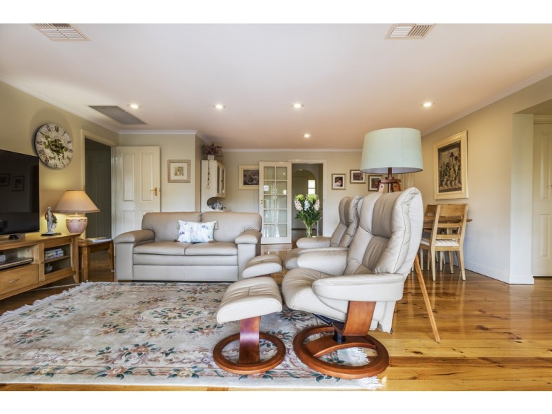 5 Rangeview Rise, Aberfoyle Park SA 5159