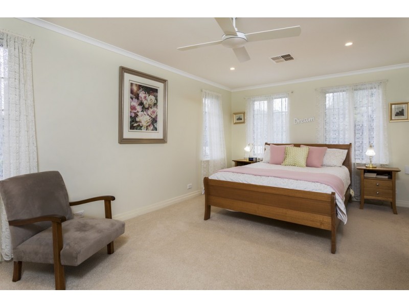 5 Rangeview Rise, Aberfoyle Park SA 5159