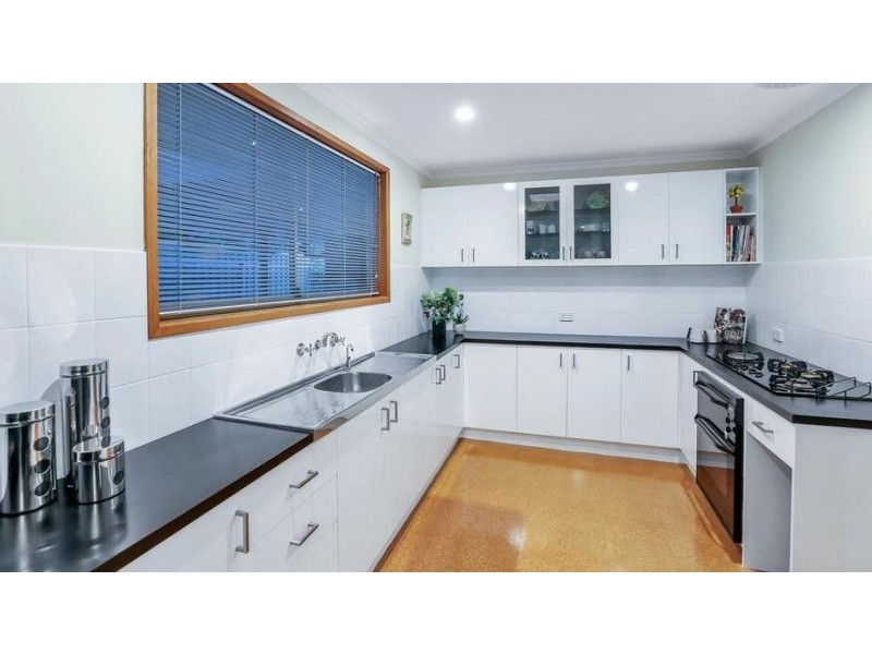 5 Petrel Court, Flagstaff Hill SA 5159