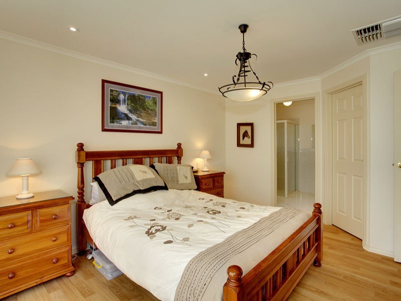70 Grand Boulevard, Seaford Rise SA 5169