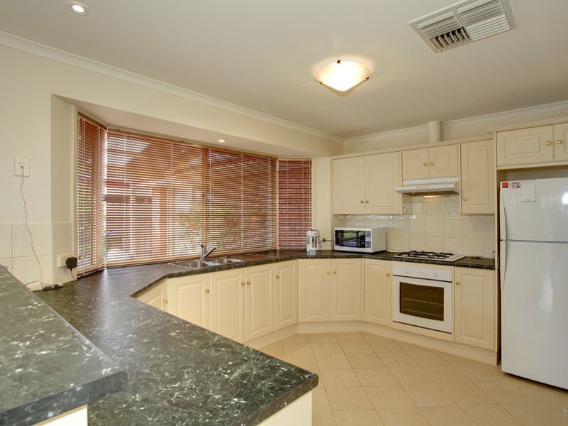 70 Grand Boulevard, Seaford Rise SA 5169