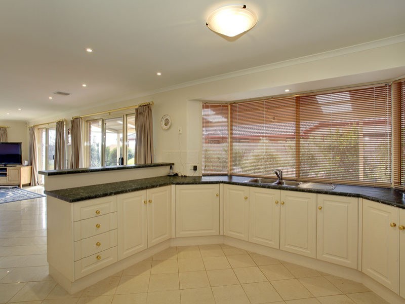 70 Grand Boulevard, Seaford Rise SA 5169