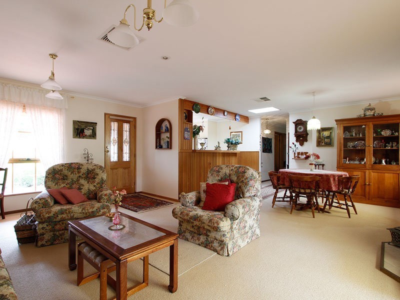 15 Lotus Drive, Aberfoyle Park SA 5159