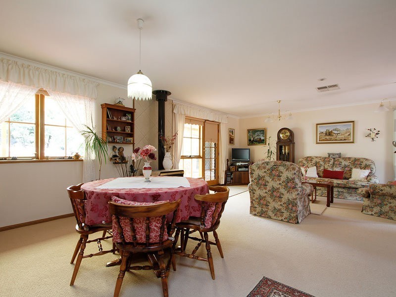 15 Lotus Drive, Aberfoyle Park SA 5159