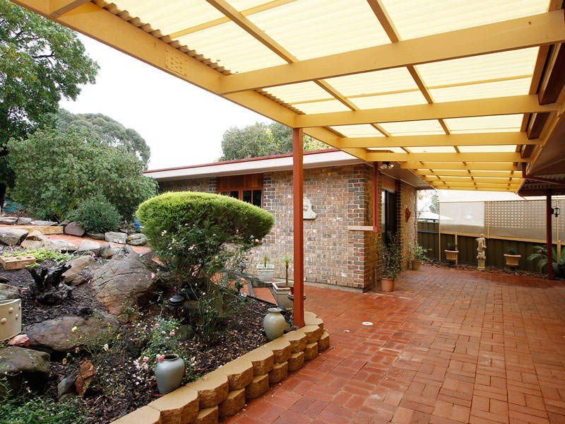 15 Lotus Drive, Aberfoyle Park SA 5159