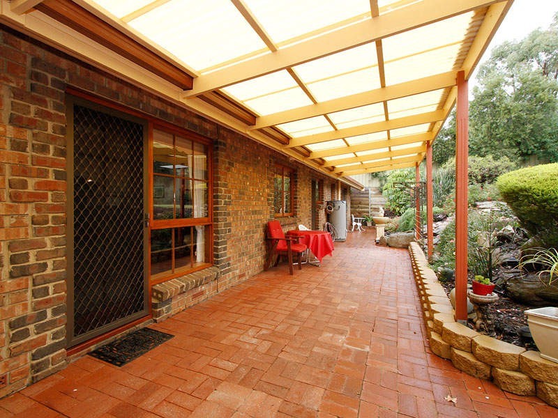 15 Lotus Drive, Aberfoyle Park SA 5159