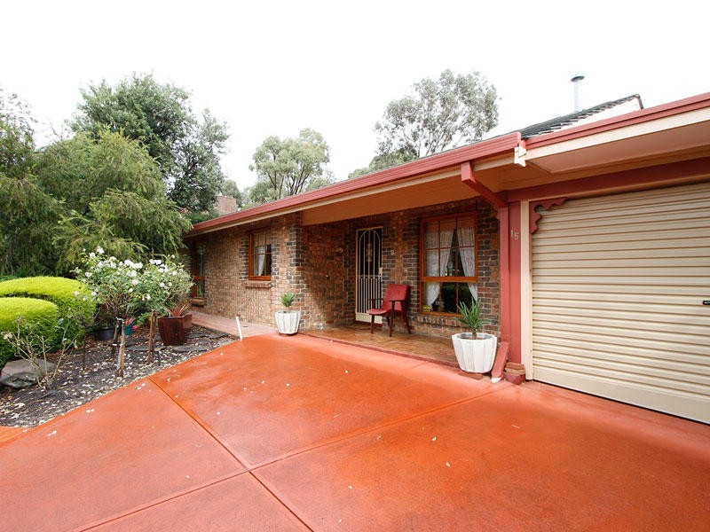 15 Lotus Drive, Aberfoyle Park SA 5159