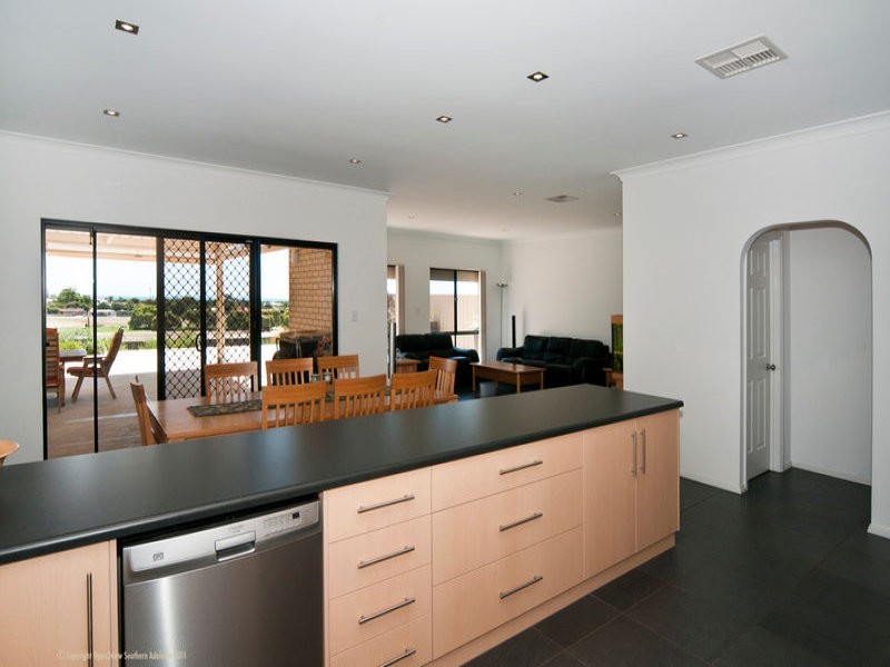 121 Grand Boulevard, Seaford Rise SA 5169