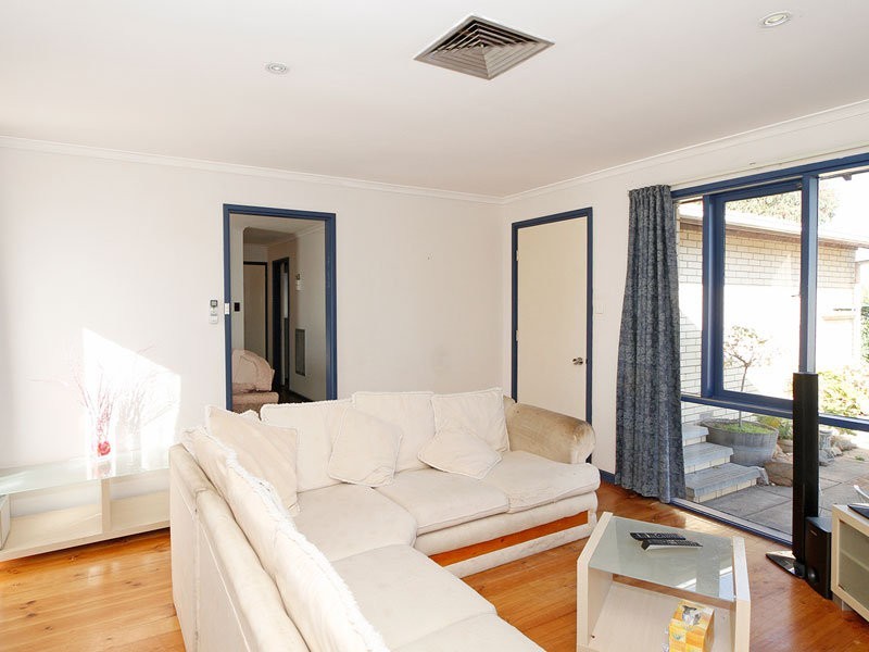 27 Narvik Crescent, Hackham West SA 5163