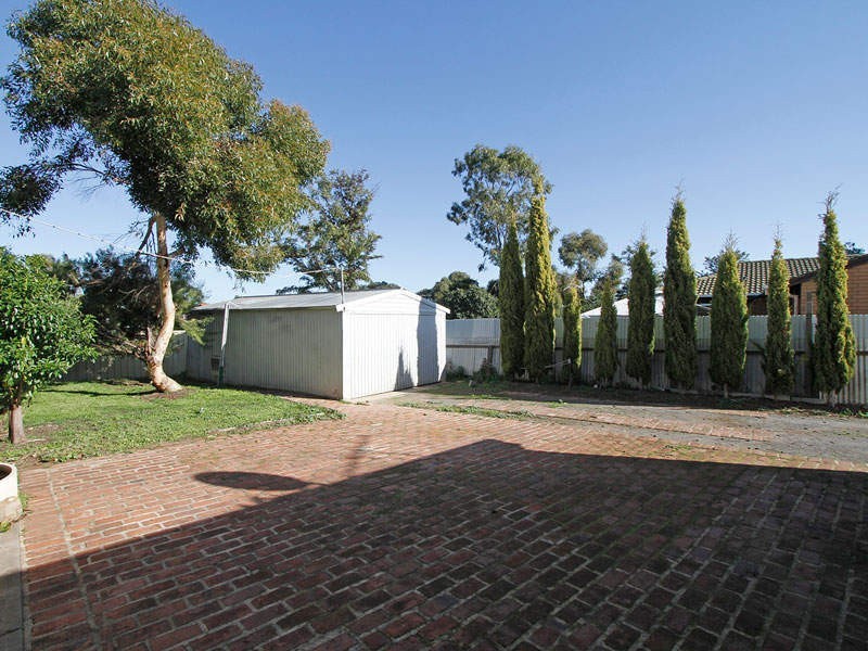 27 Narvik Crescent, Hackham West SA 5163