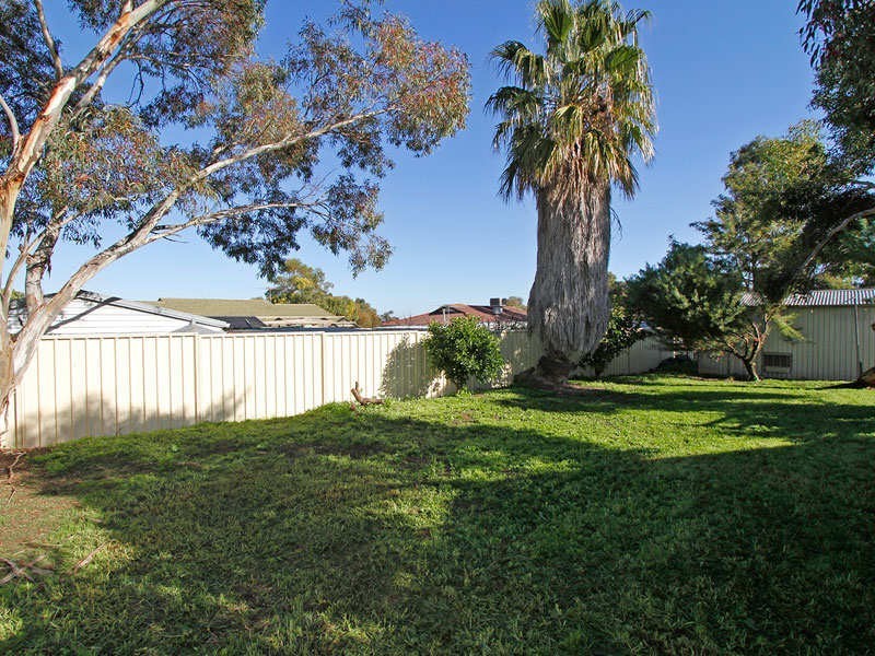 27 Narvik Crescent, Hackham West SA 5163