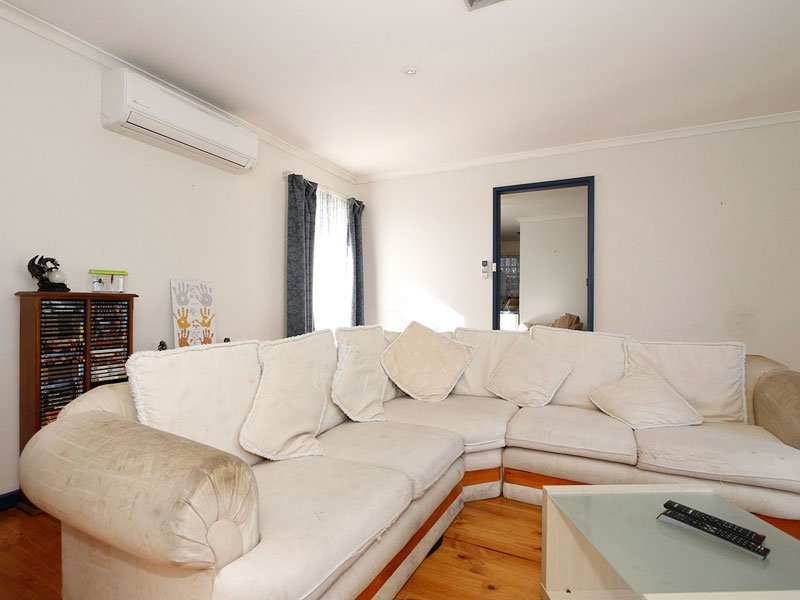 27 Narvik Crescent, Hackham West SA 5163