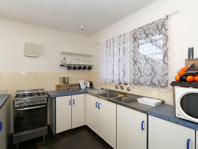 27 Narvik Crescent, Hackham West SA 5163