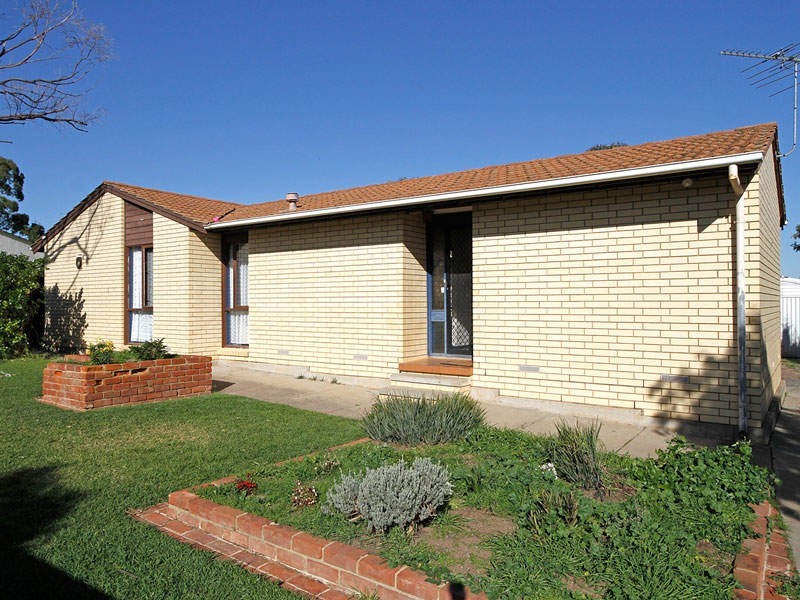 27 Narvik Crescent, Hackham West SA 5163