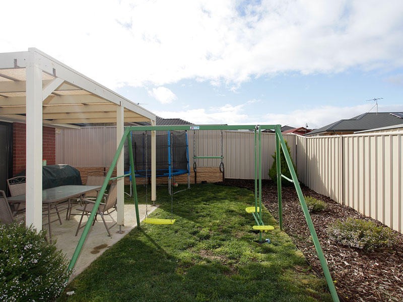 22 Kari Crescent, Huntfield Heights SA 5163