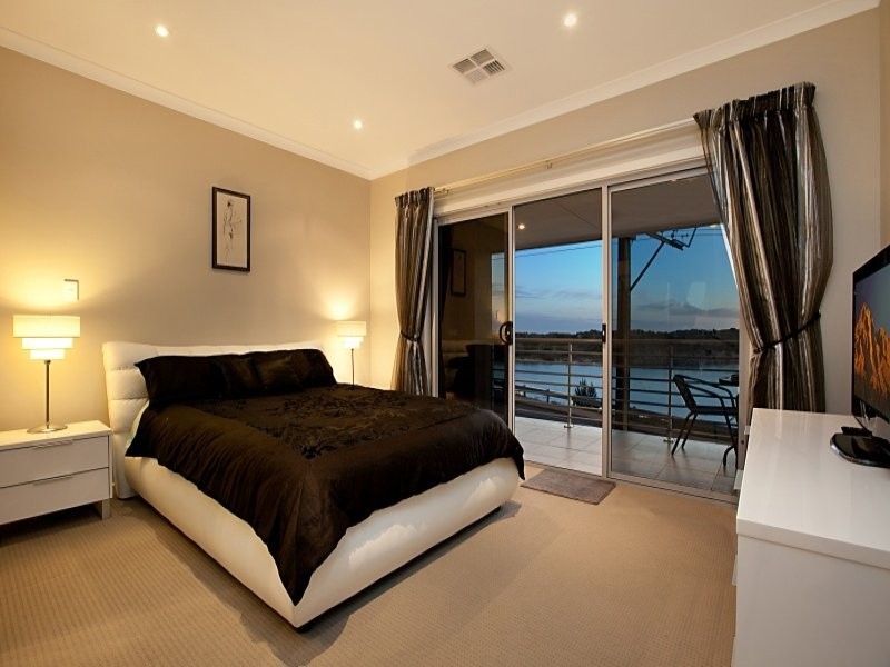 2/10 Commercial Road, Port Noarlunga South SA 5167