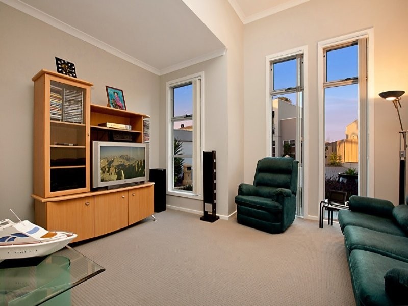 2/10 Commercial Road, Port Noarlunga South SA 5167