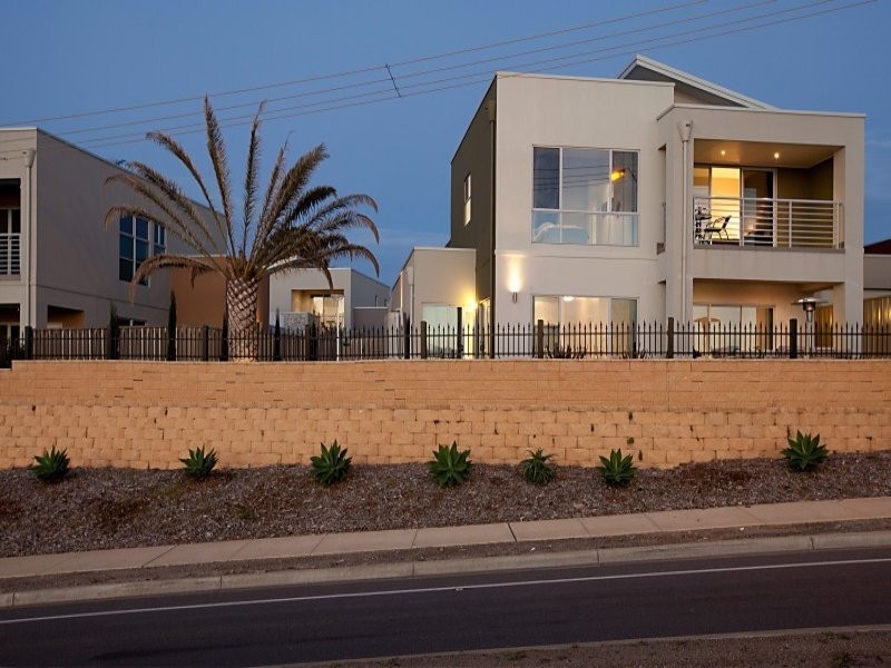 2/10 Commercial Road, Port Noarlunga South SA 5167