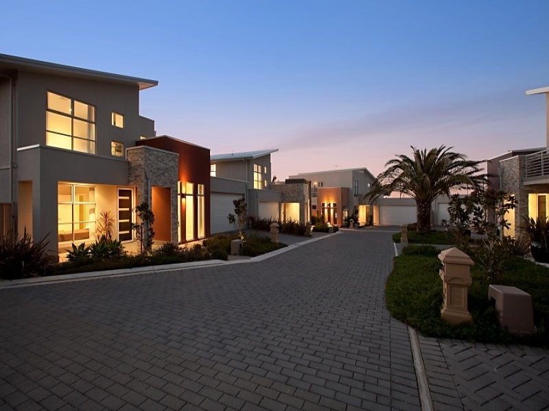 2/10 Commercial Road, Port Noarlunga South SA 5167