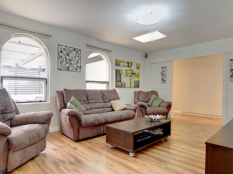 2 Weatherly Road, Happy Valley SA 5159