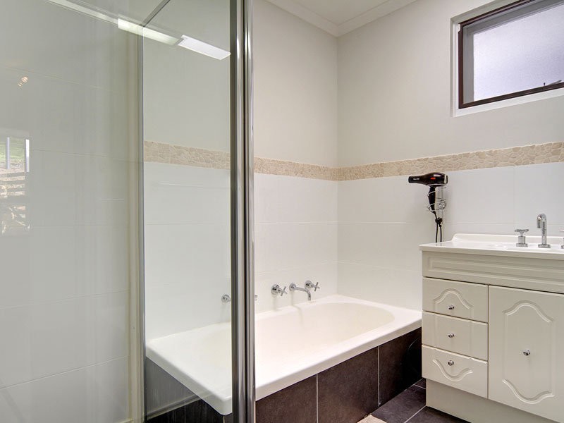 2 Weatherly Road, Happy Valley SA 5159